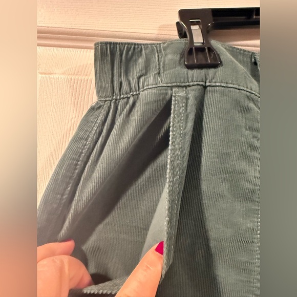 American Eagle Outfitters Forest Green Joggers. NWT SIZE 18 Short - Picture 3 of 10